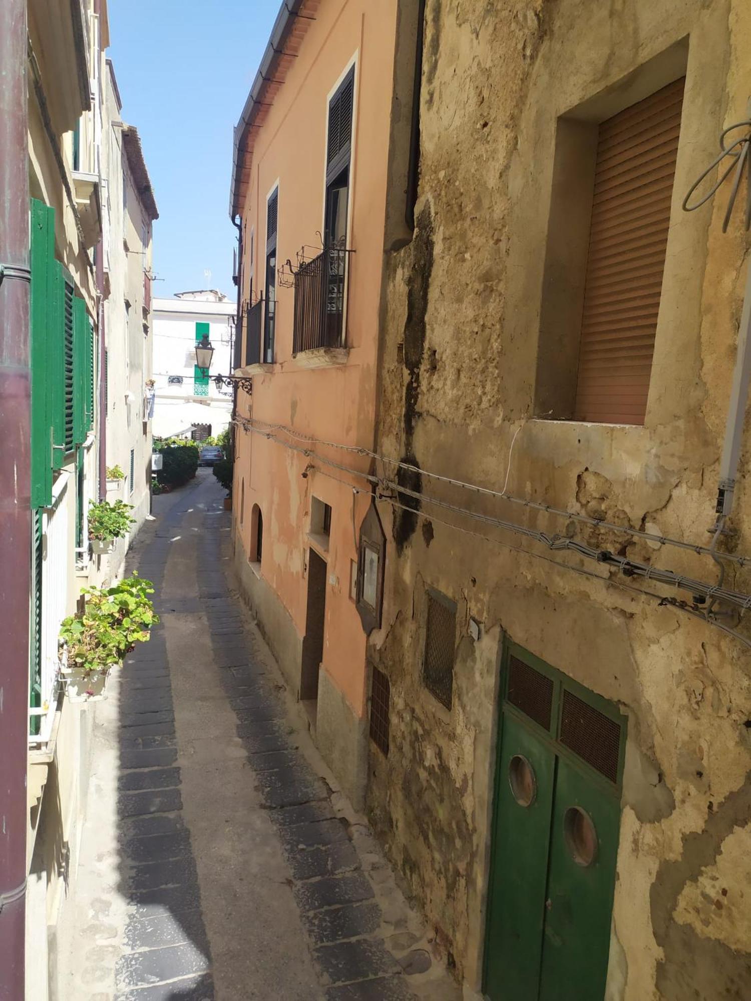 Il Marchese Del Grillo Apartman Tropea Szoba fotó