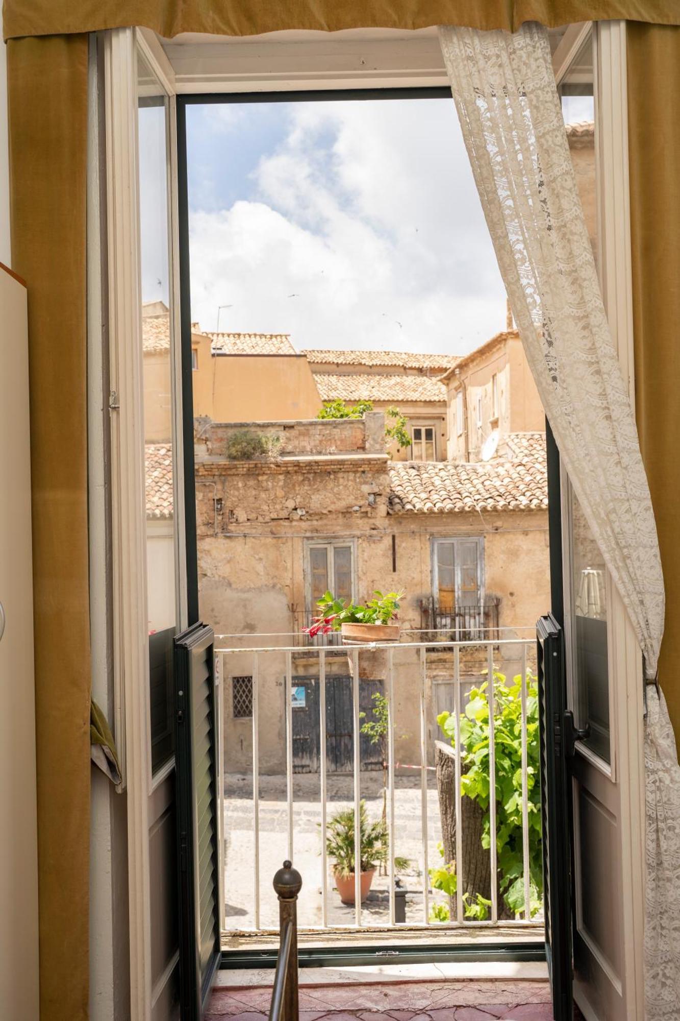 Il Marchese Del Grillo Apartman Tropea Szoba fotó